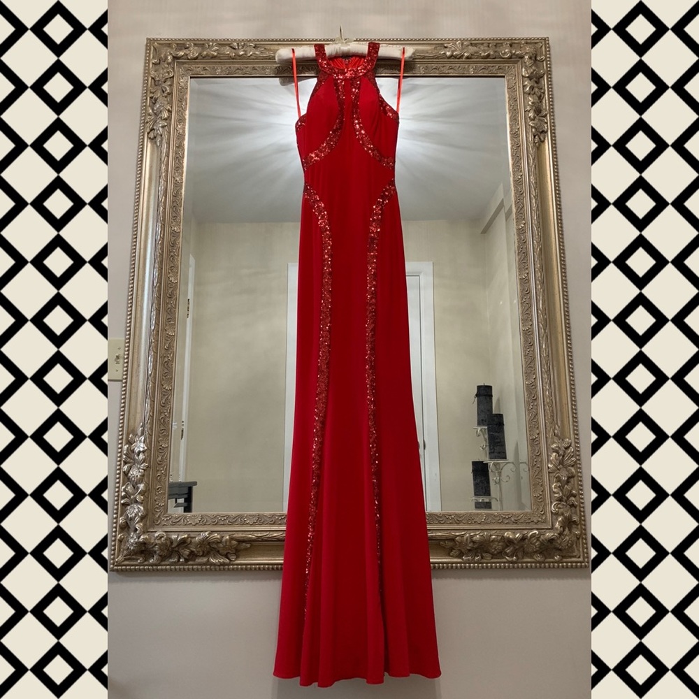 💃🏼Faviana Red Racerback Dress💃🏼 - Picture 5 of 6